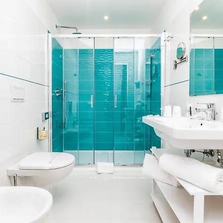 Isabella Hotel 4*