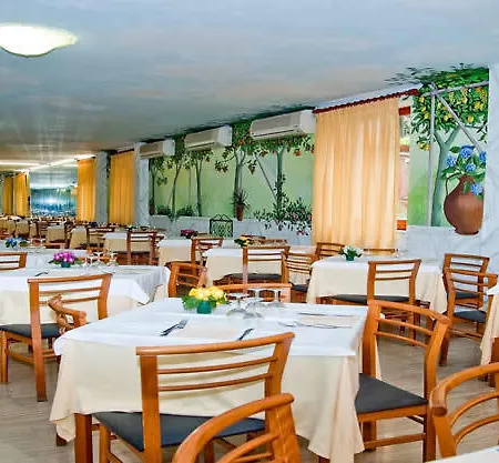 Isabella Hotel 4*