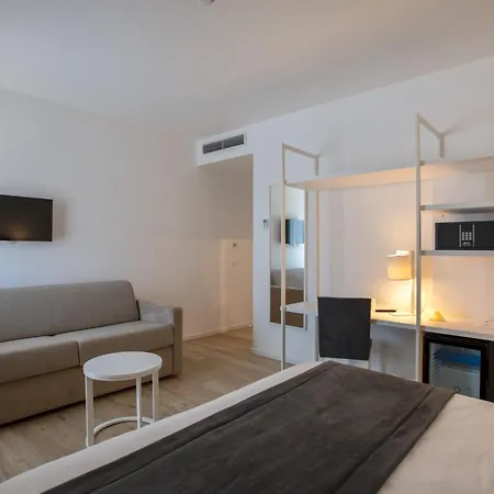 Isabella Hotel