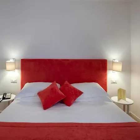 Isabella Hotel 4*