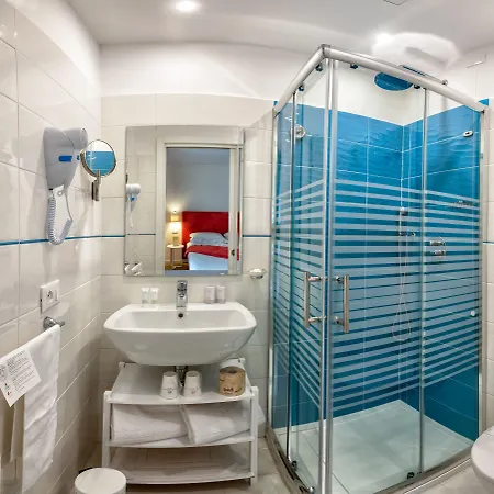 Isabella Hotel 4*