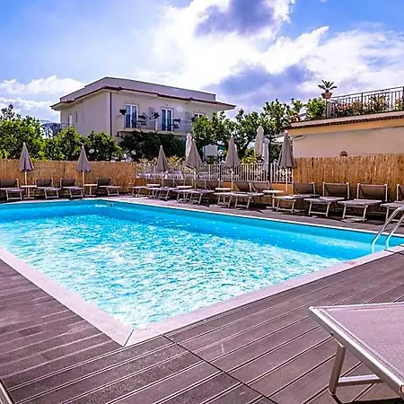 Isabella Hotel