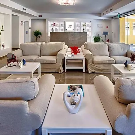Isabella Hotel 4*