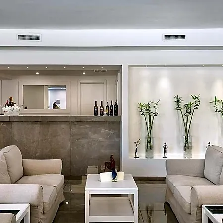 Isabella Hotel 4*