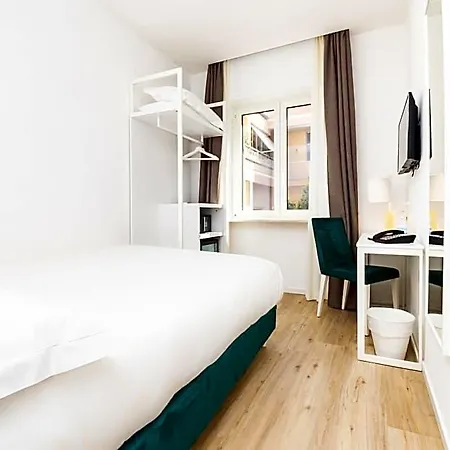Isabella Hotel