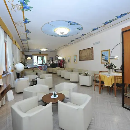 Isabella Hotel 4*