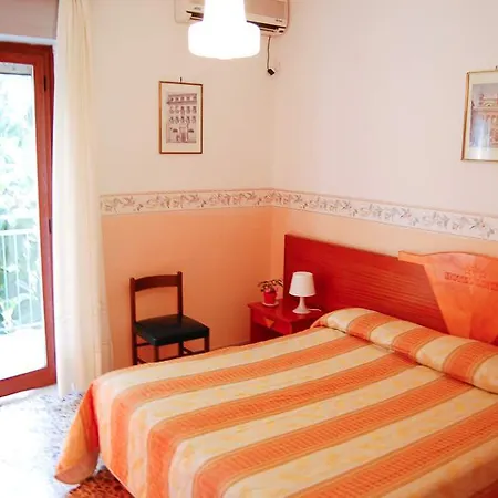 Isabella Hotel 4*