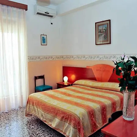 Isabella Hotel 4*